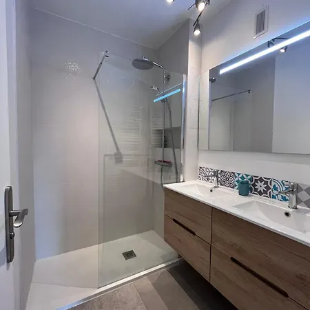 Newly Renovated 12th Floor 82m2 * Chambéry