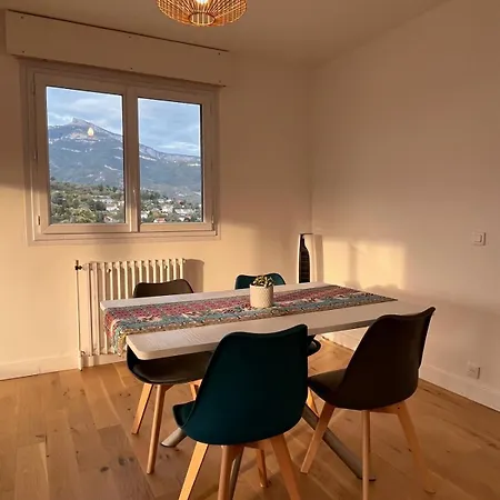 Newly Renovated 12th Floor 82m2 Chambéry